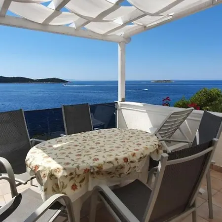 In With Seaview, Terrace, Wifi Apartmán Sevid
