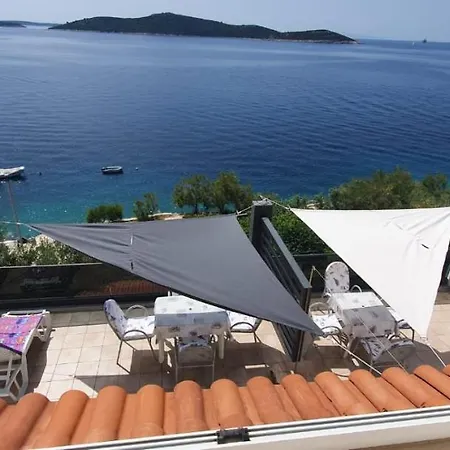 Apartmán In With Seaview, Terrace, Wifi Sevid