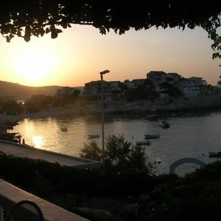 In With Seaview, Terrace, Wifi Sevid