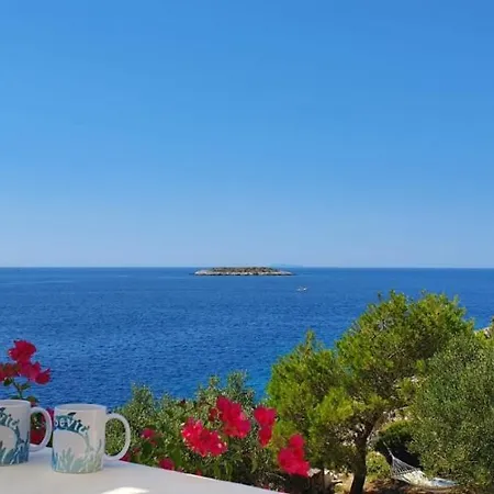 In With Seaview, Terrace, Wifi Apartmán