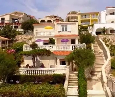 In With Seaview, Terrace, Wifi * Sevid